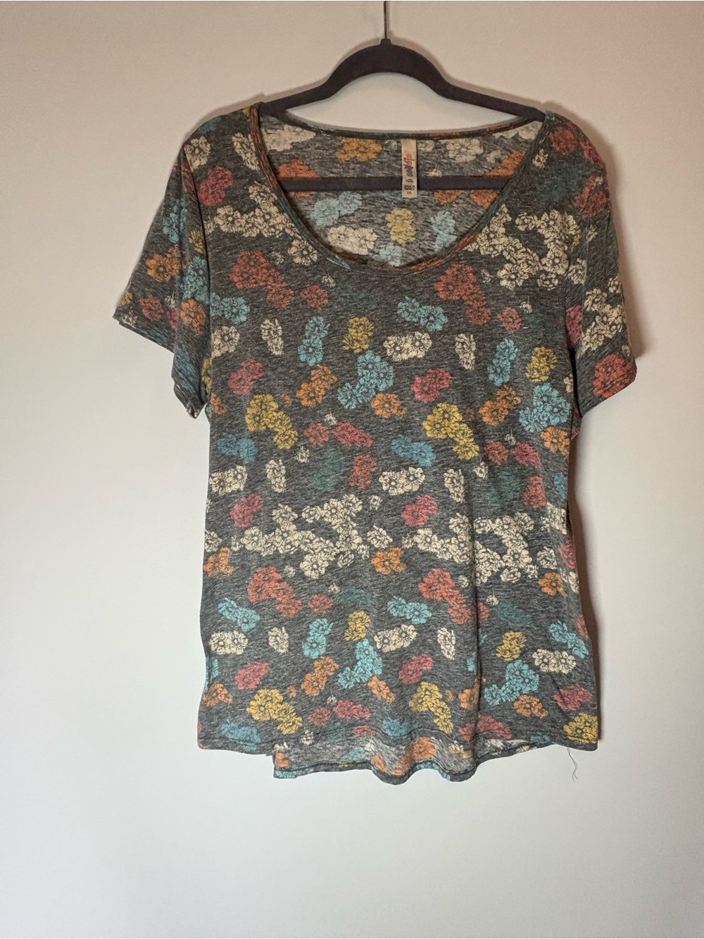 LuLaRoe Gray Scoop Neck Tee with Multicolor Floral Print